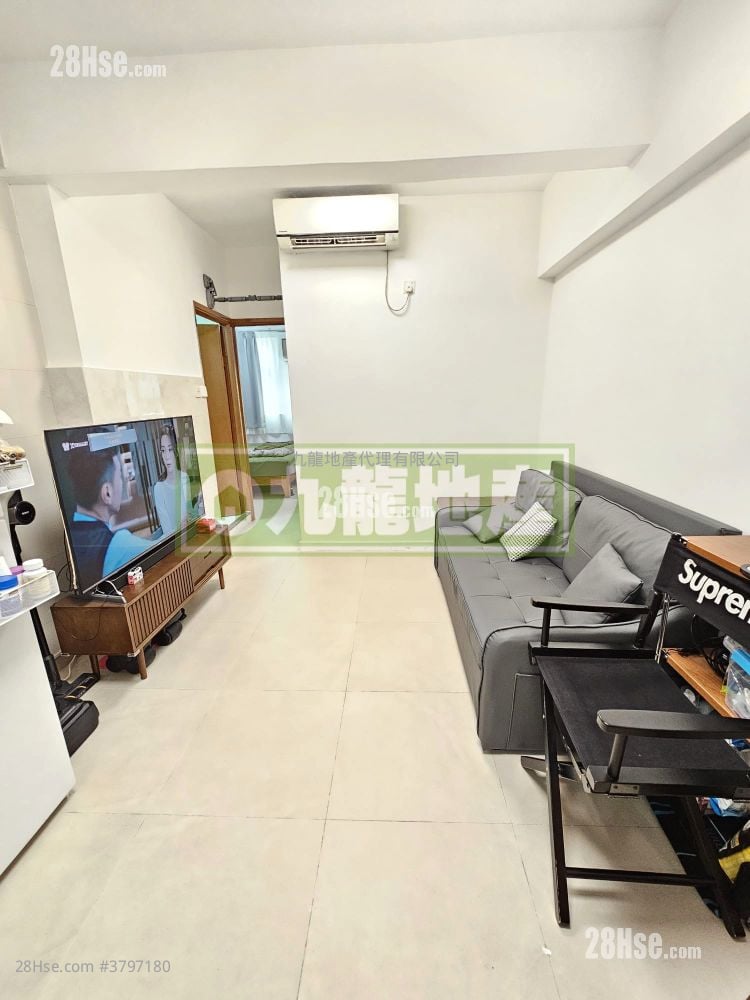 Sun Wing Building Sell 2 Bedrooms , 1 Bathroom 370 ft²