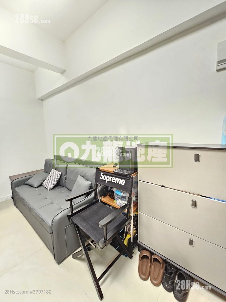 Sun Wing Building Sell 2 Bedrooms , 1 Bathroom 370 ft²