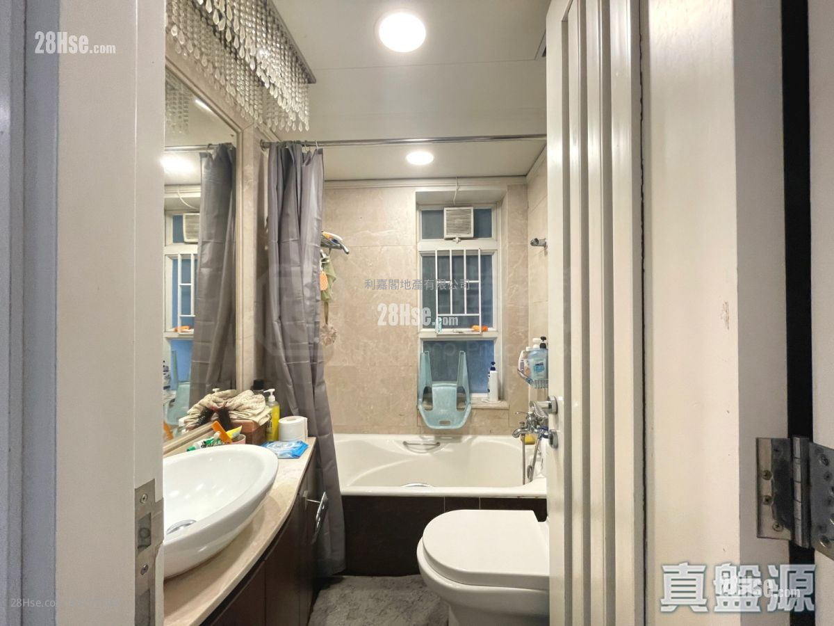 领峰 售盘 4 房 985 平方尺