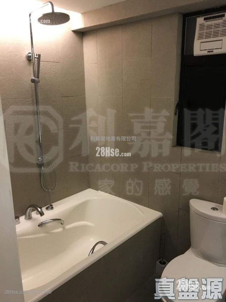 Fortress Garden Sell 2 Bedrooms 652 ft²