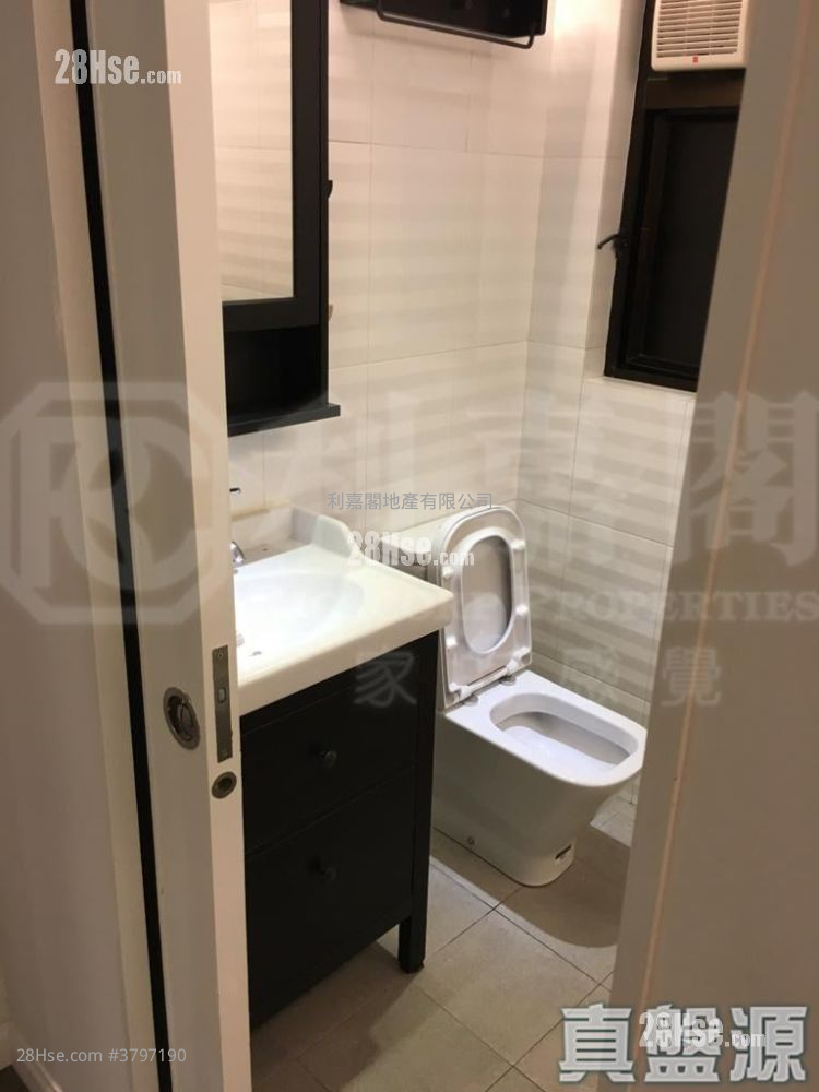 Fortress Garden Sell 2 Bedrooms 652 ft²