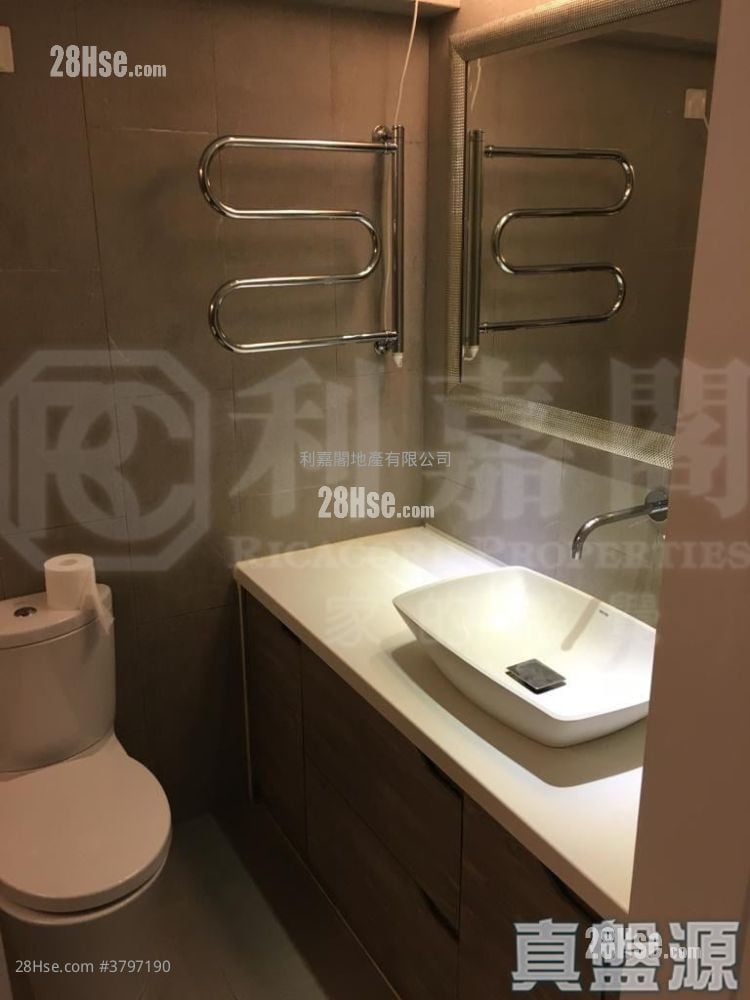 Fortress Garden Sell 2 Bedrooms 652 ft²