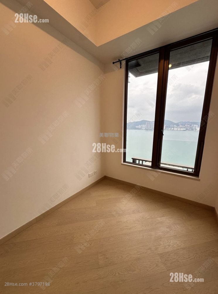 Lp10 Rental 3 Bedrooms , 2 Bathrooms 921 ft²