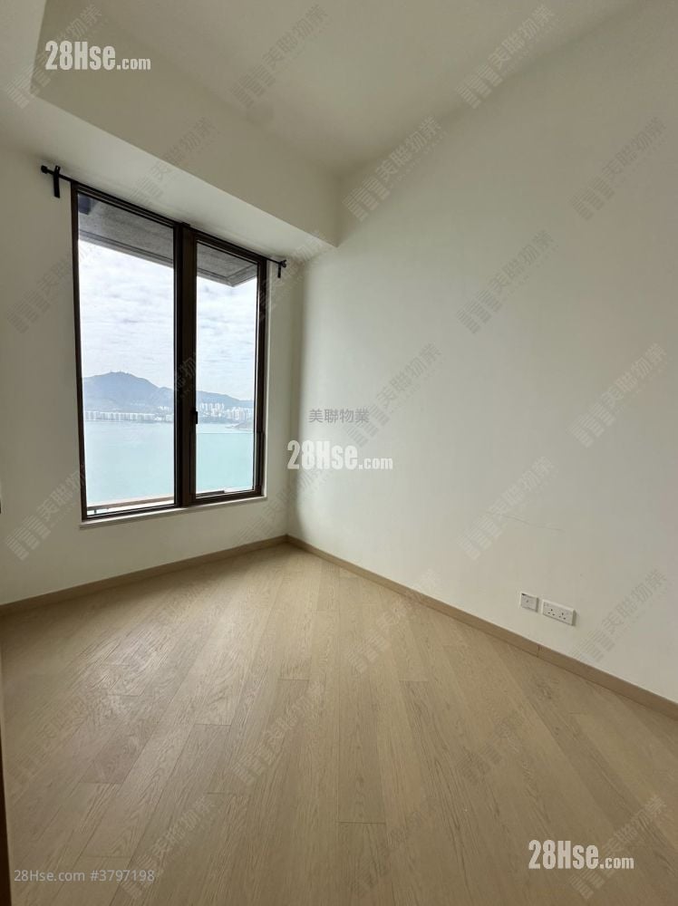 Lp10 Rental 3 Bedrooms , 2 Bathrooms 921 ft²