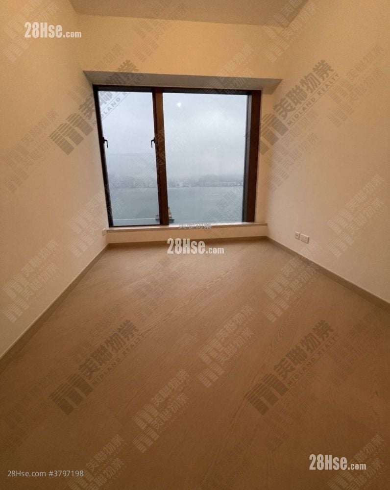 Lp10 Rental 3 Bedrooms , 2 Bathrooms 921 ft²