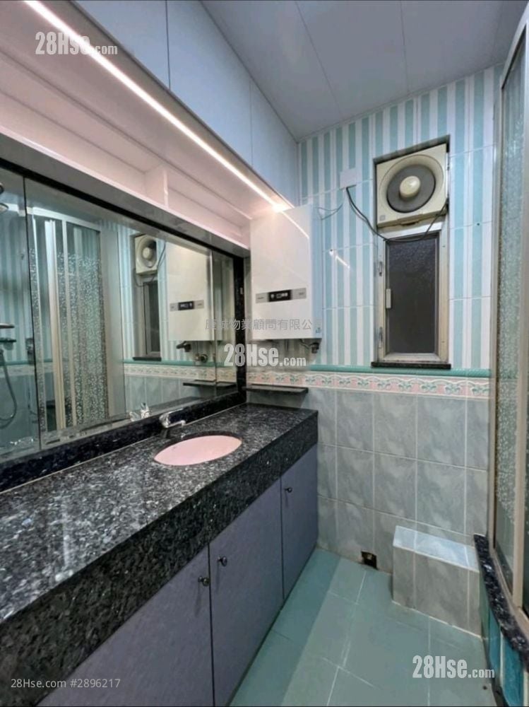 晓丽苑 售盘 3 房 , 1 浴室 604 平方尺