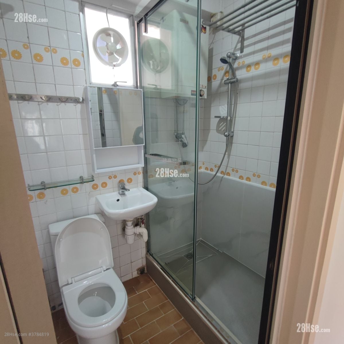 Kam On Building Rental 3 Bedrooms , 1 Bathroom 386 ft²