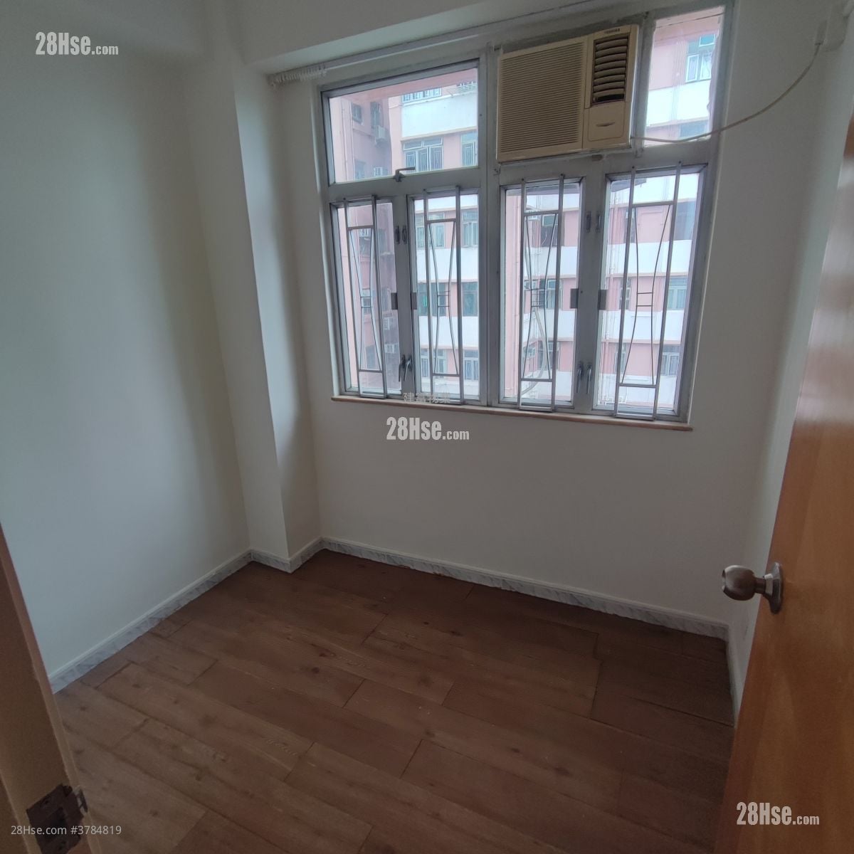 Kam On Building Rental 3 Bedrooms , 1 Bathroom 386 ft²