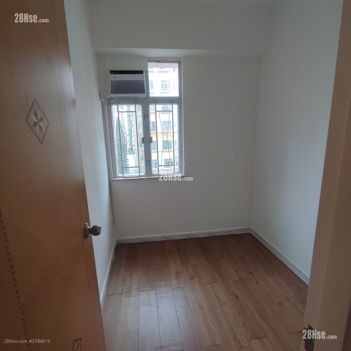 Kam On Building Rental 3 Bedrooms , 1 Bathroom 386 ft²