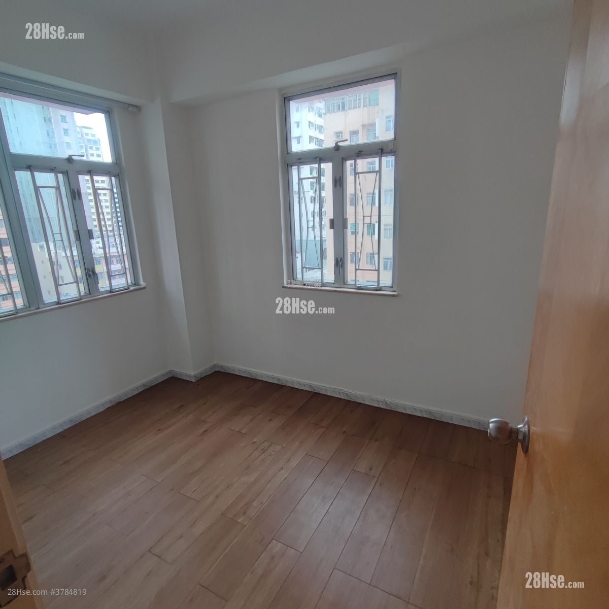 Kam On Building Rental 3 Bedrooms , 1 Bathroom 386 ft²