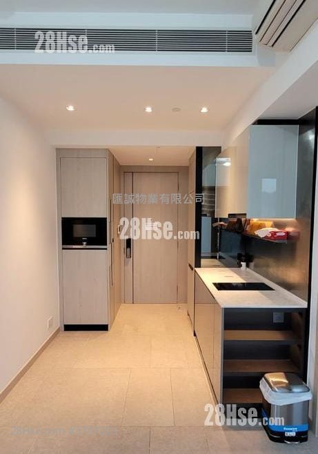 Downtown 38 售盘 2 房 , 1 浴室 385 平方尺