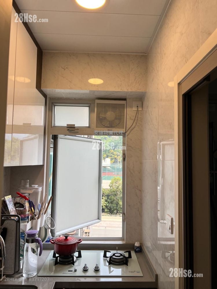 Tung Wai Building Sell 2 Bedrooms , 1 Bathroom 284 ft²