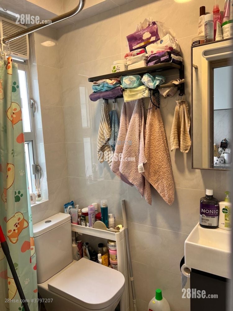 Tung Wai Building Sell 2 Bedrooms , 1 Bathroom 284 ft²