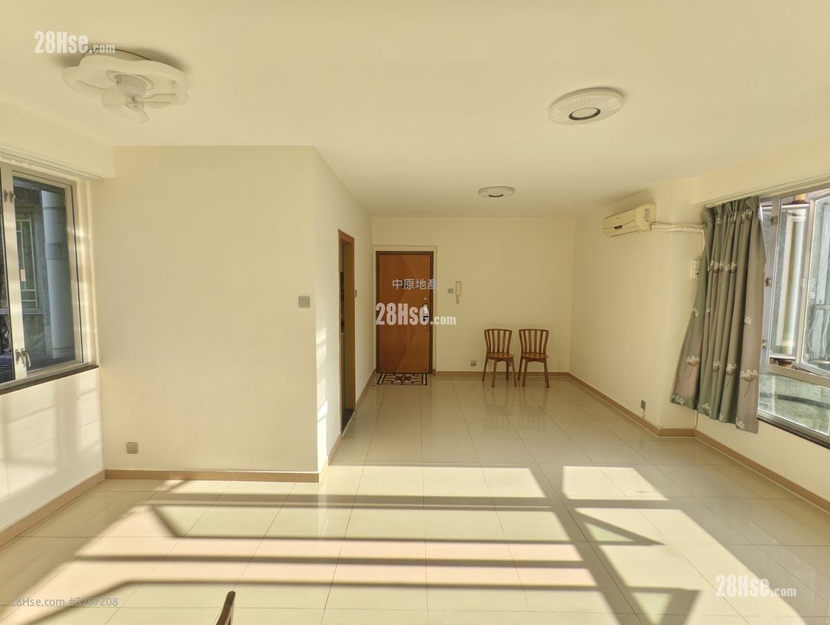 Hong Kong Garden Sell 3 Bedrooms , 2 Bathrooms 828 ft²