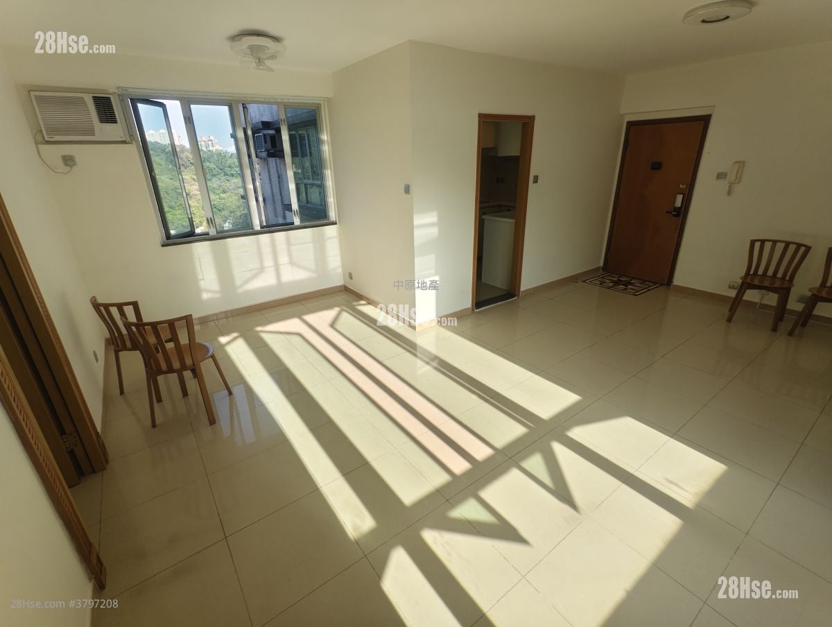Hong Kong Garden Sell 3 Bedrooms , 2 Bathrooms 828 ft²