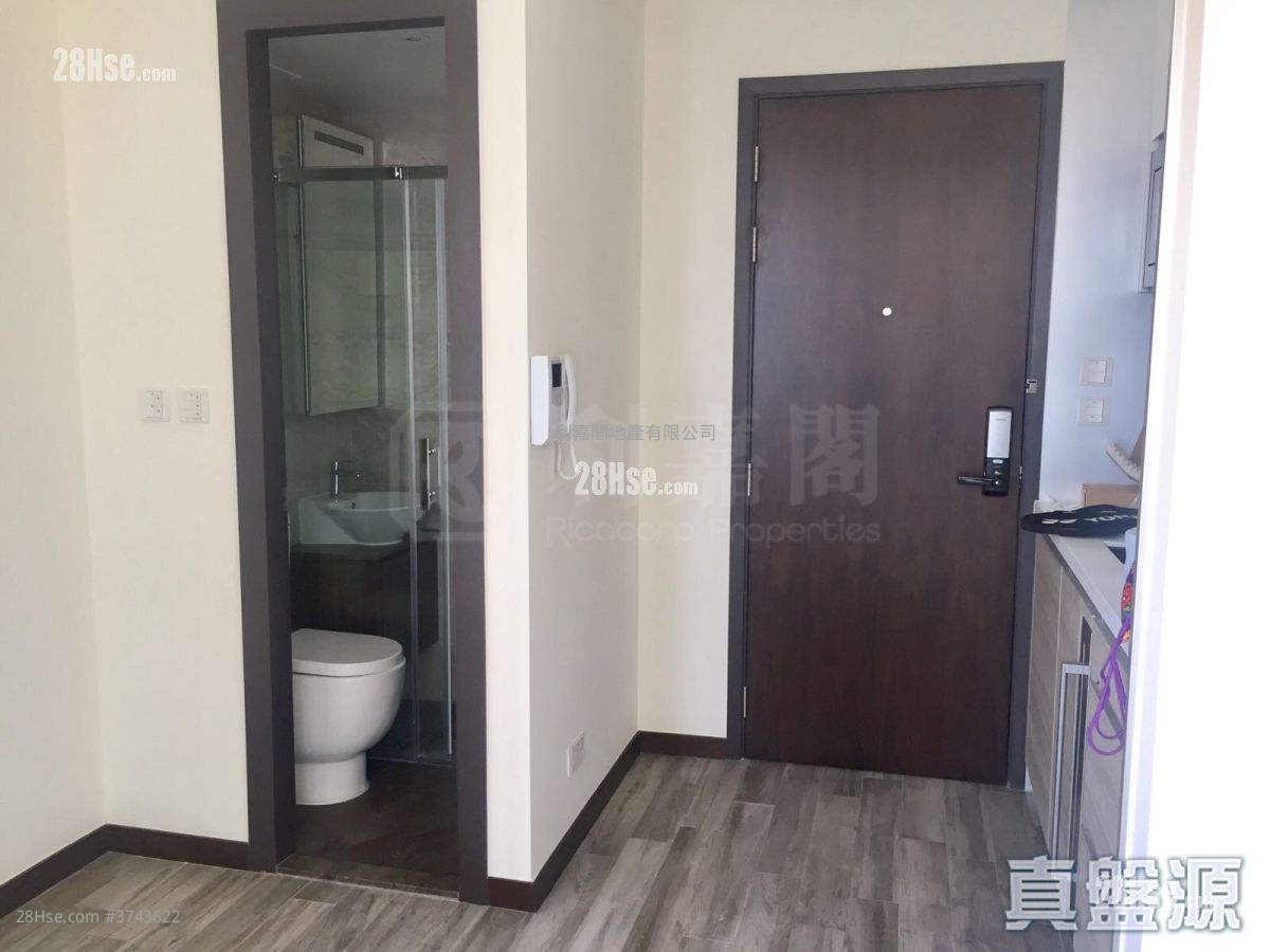 Ava128 Sell Studio , 1 Bathroom 227 ft²