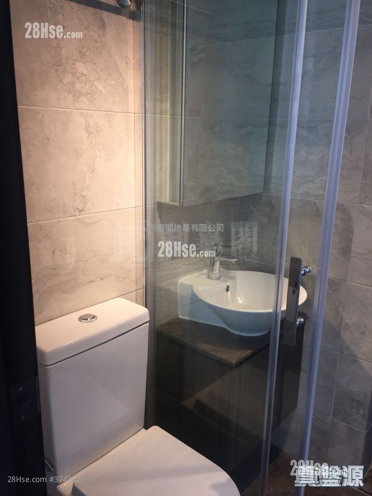 Ava128 Sell Studio , 1 Bathroom 227 ft²