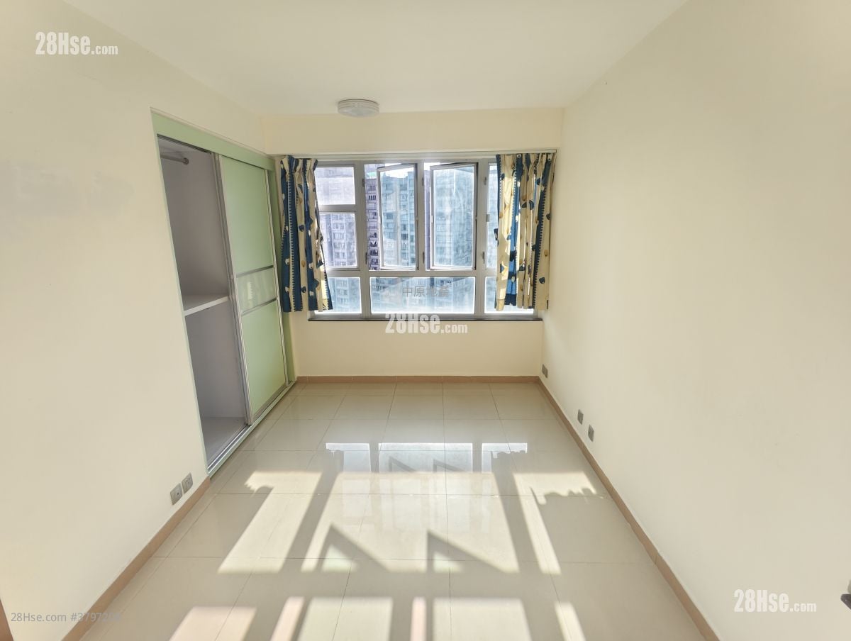 Hong Kong Garden Sell 3 Bedrooms , 2 Bathrooms 828 ft²