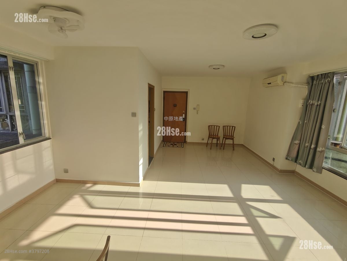 Hong Kong Garden Sell 3 Bedrooms , 2 Bathrooms 828 ft²