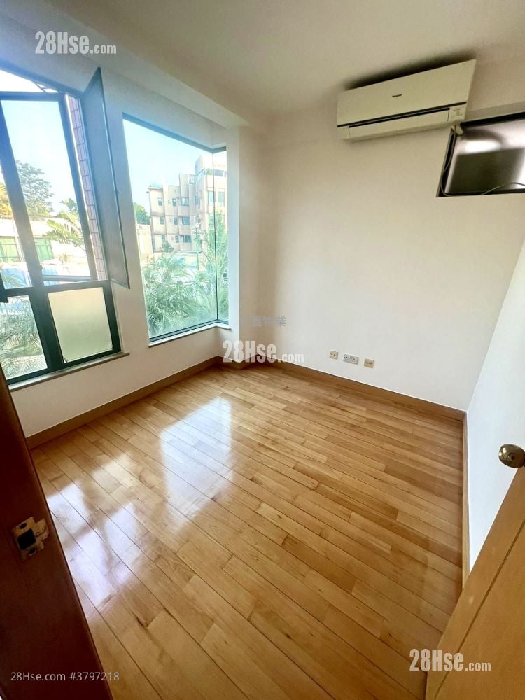 Recours La Serre Sell 3 Bedrooms , 3 Bathrooms 854 ft²