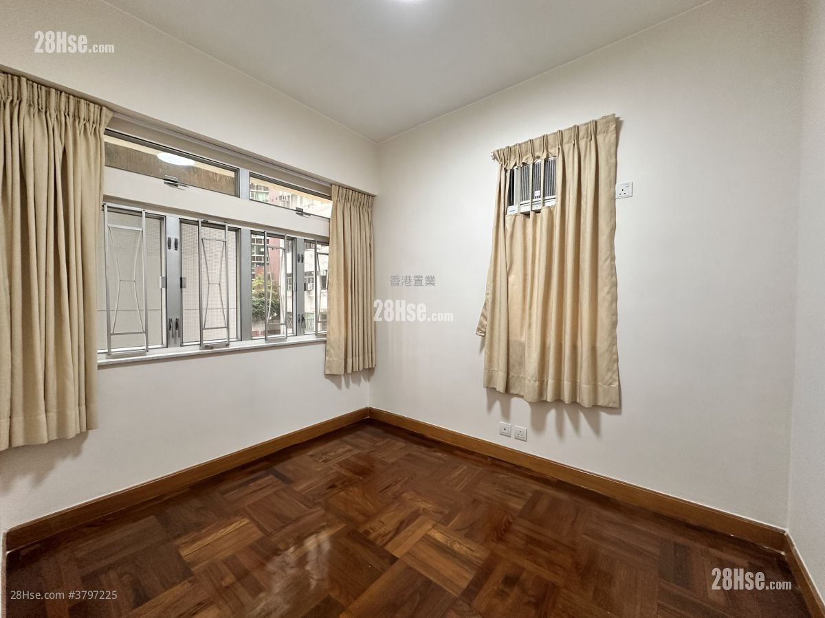 Belle House Sell 3 Bedrooms , 1 Bathroom 510 ft²