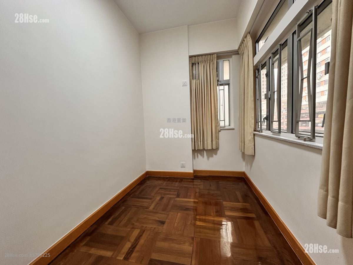 Belle House Sell 3 Bedrooms , 1 Bathroom 510 ft²