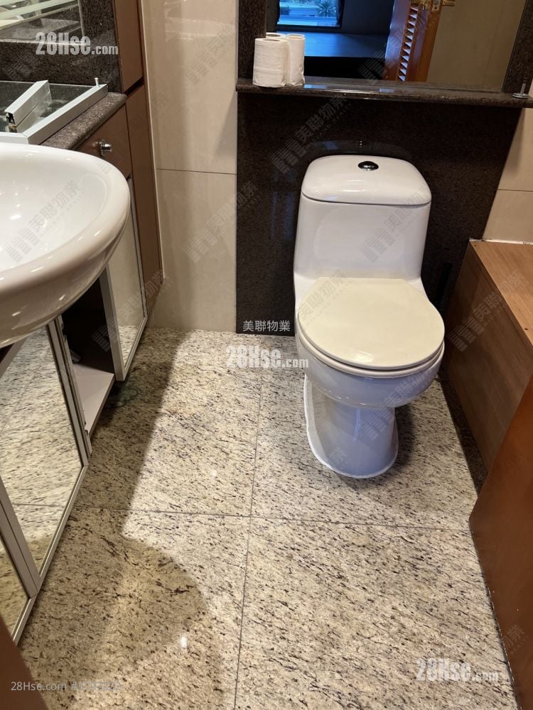 君傲湾 租盘 3 房 , 2 浴室 668 平方尺