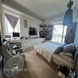 世纪21奇丰>搵楼热线 Eddie 梁生 61280235 银湖天峰  环境优美 铁路盘 食店商场 交通齐 >>>必睇 减价4房 减价