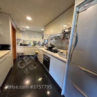 世纪21奇丰>搵楼热线 Eddie 梁生 61280235 银湖天峰  环境优美 铁路盘 食店商场 交通齐 >>>必睇 减价4房 减价