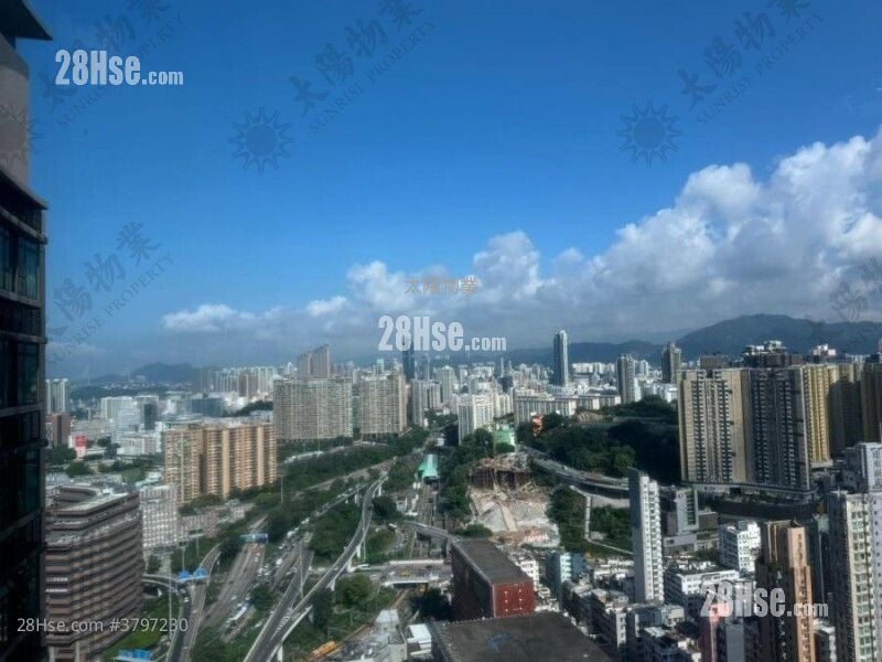 半岛豪庭 售盘 3 房 718 平方尺