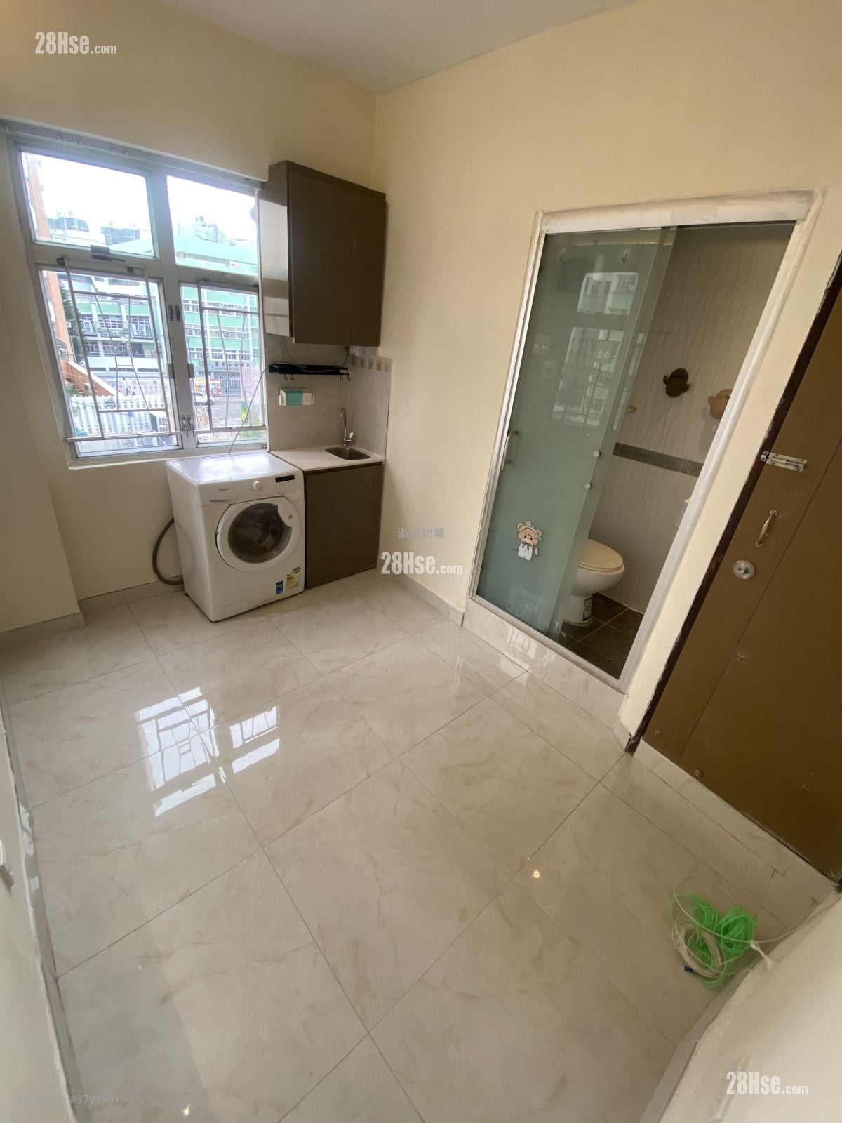 Chinese Mansion Rental Studio 130 ft²