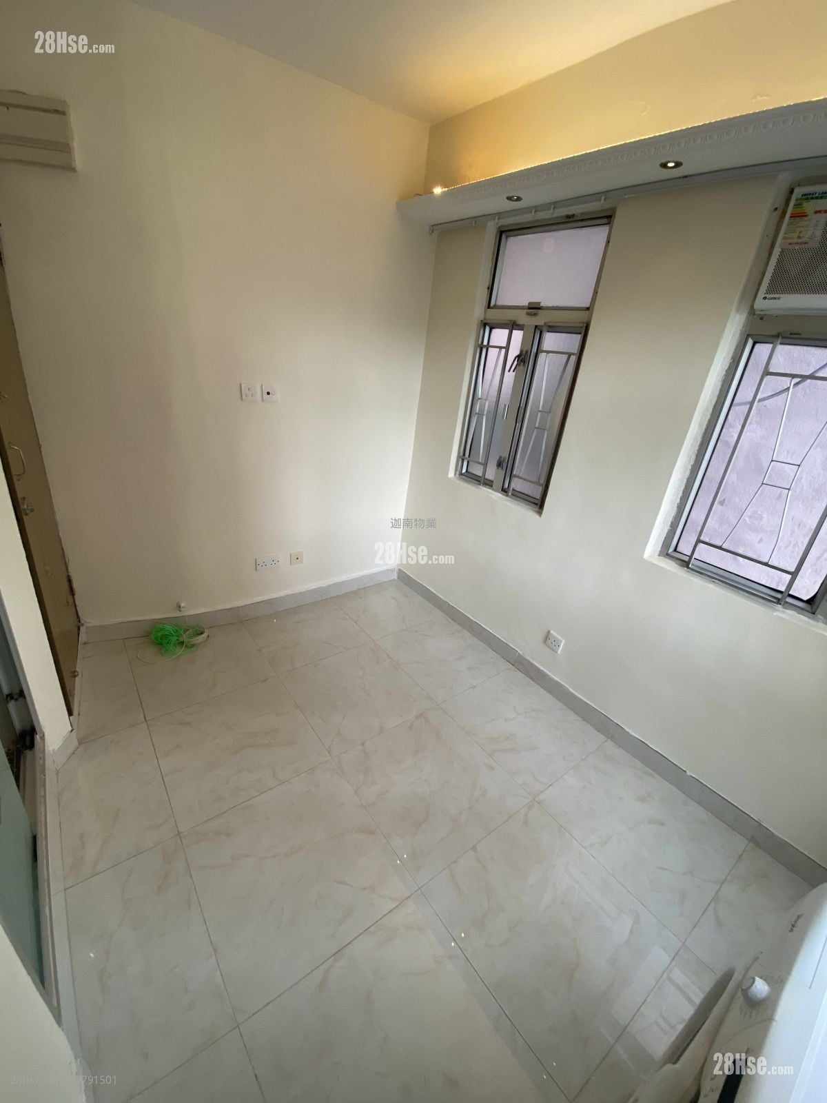Chinese Mansion Rental Studio 130 ft²