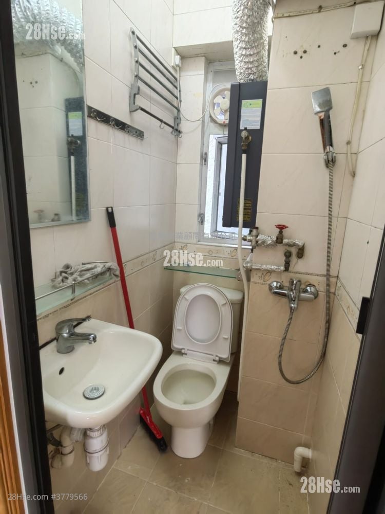 Wah To Building Rental 2 Bedrooms , 1 Bathroom 363 ft²