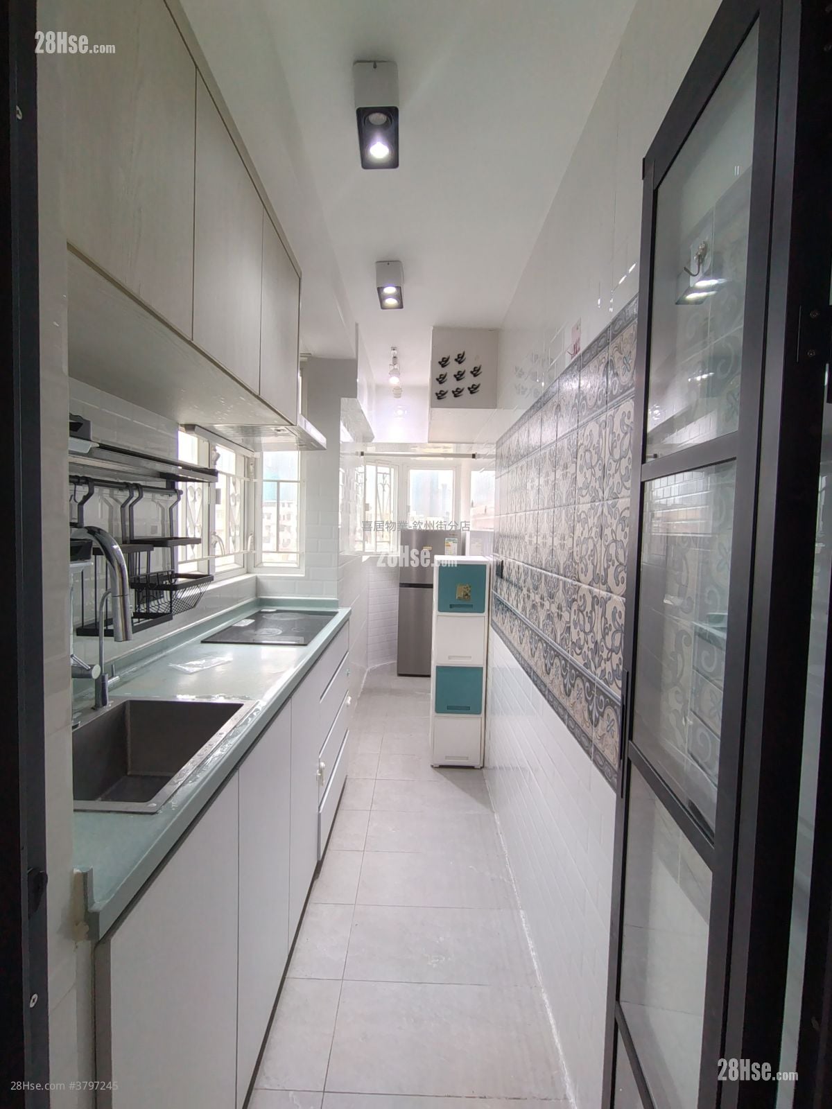 恒威阁 租盘 2 房 , 1 浴室 299 平方尺