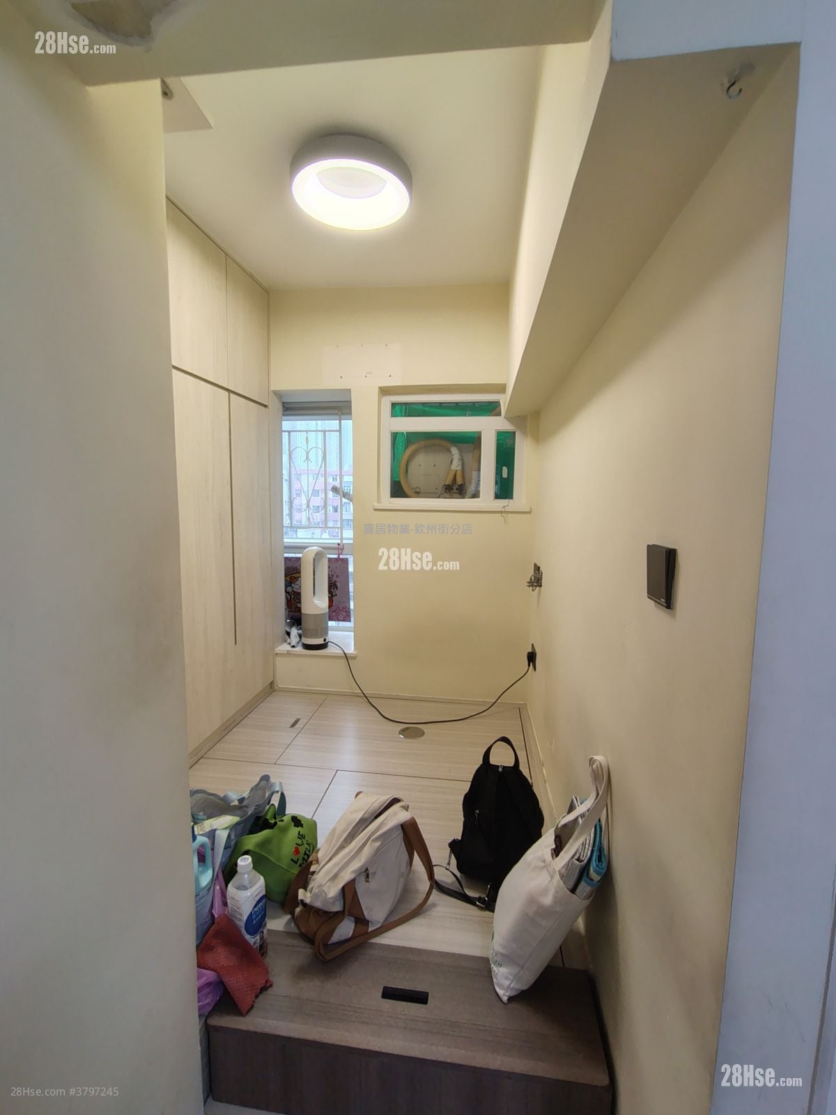 恒威阁 租盘 2 房 , 1 浴室 299 平方尺