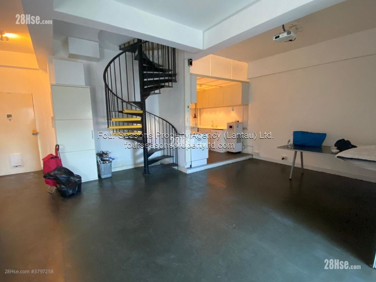 村屋 售盘 3 房 , 3 浴室 1,400 平方尺