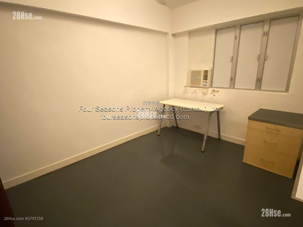 村屋 售盘 3 房 , 3 浴室 1,400 平方尺