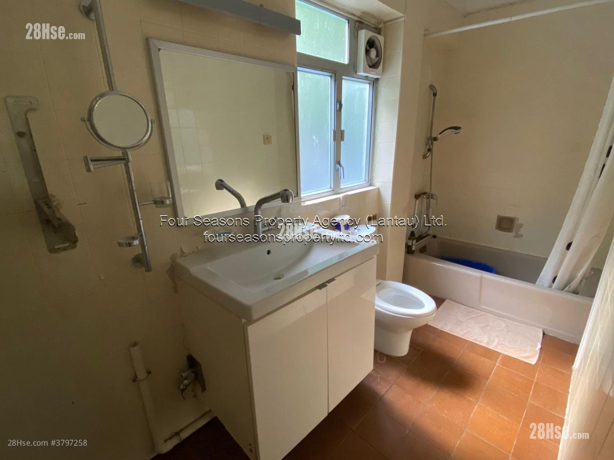 村屋 售盘 3 房 , 3 浴室 1,400 平方尺