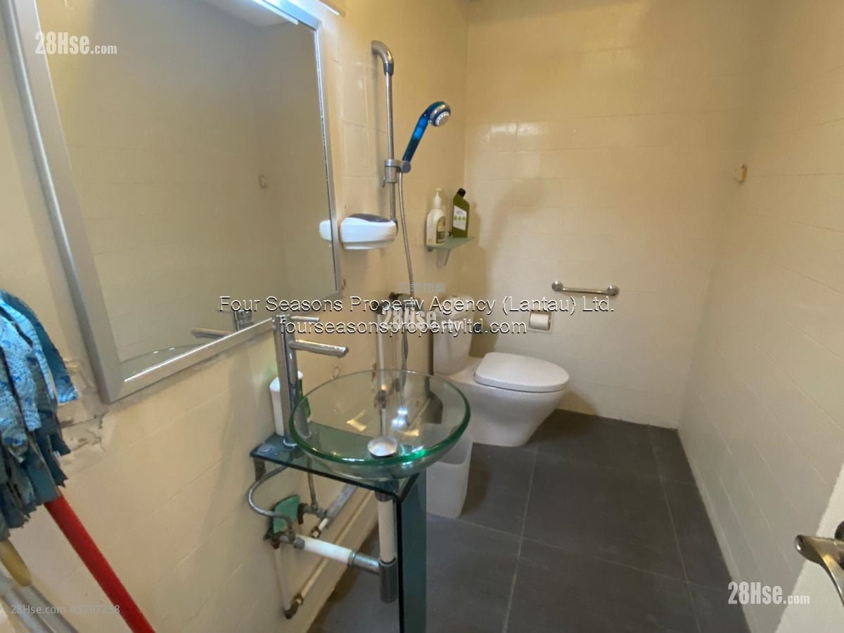 村屋 售盘 3 房 , 3 浴室 1,400 平方尺