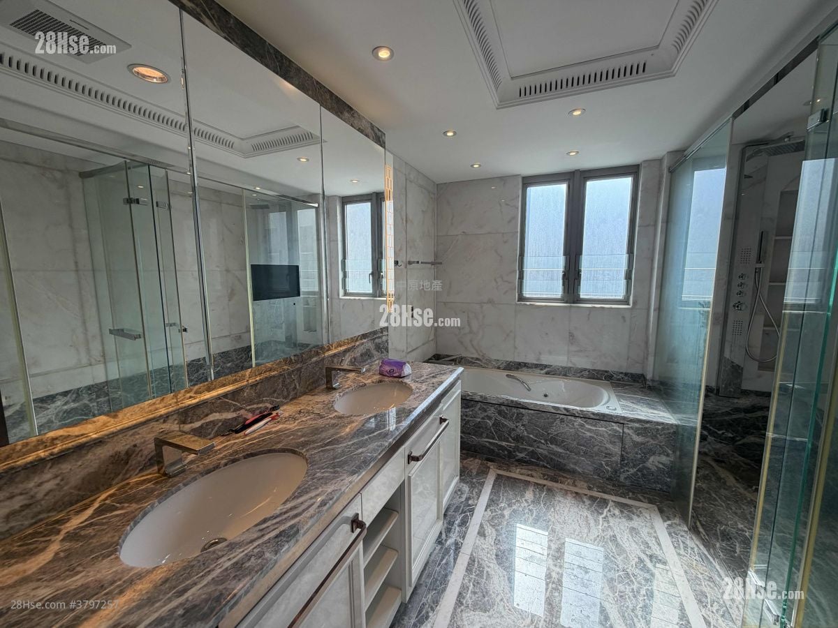 Mayfair By The Sea Sell 4 Bedrooms 1,774 ft²