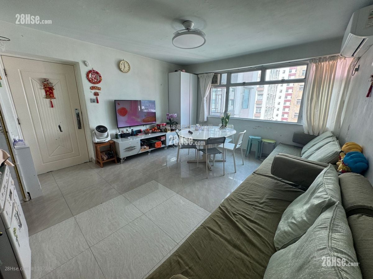 Harbour Court Sell 4 Bedrooms , 2 Bathrooms 768 ft²