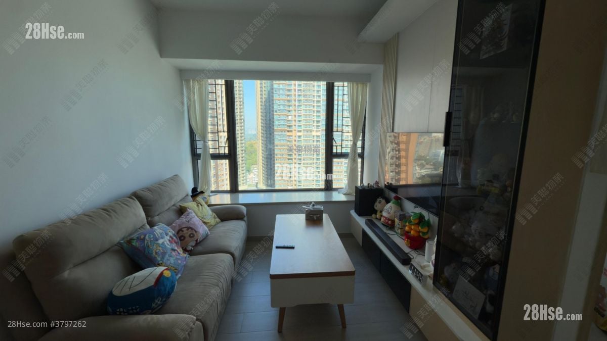 Yoho Midtown Sell 2 Bedrooms , 1 Bathroom 475 ft²