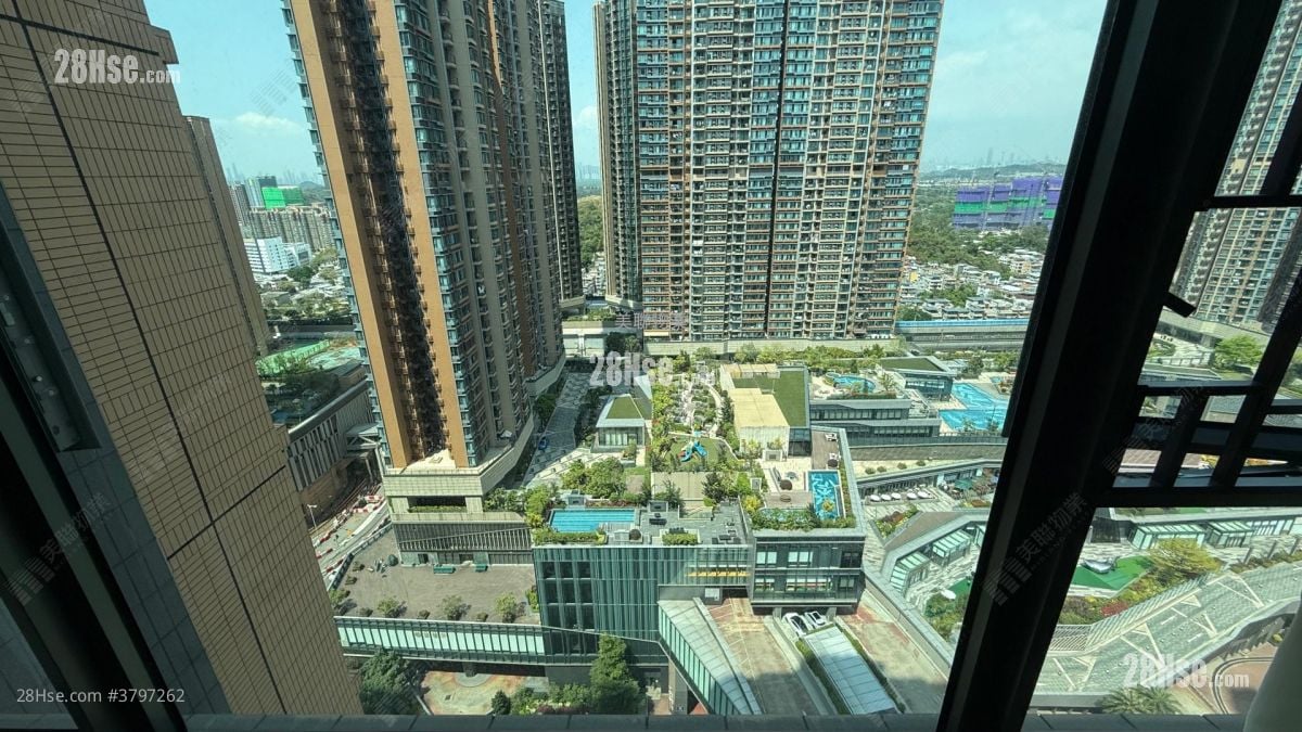 Yoho Midtown Sell 2 Bedrooms , 1 Bathroom 475 ft²