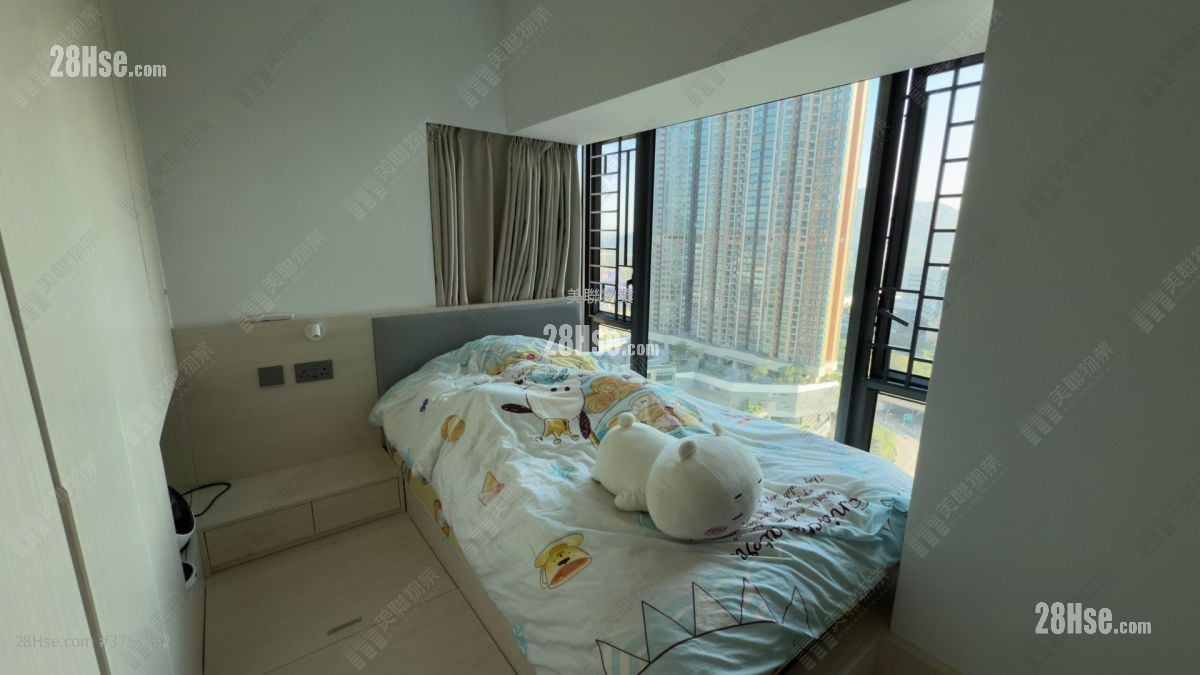 Yoho Midtown Sell 2 Bedrooms , 1 Bathroom 475 ft²