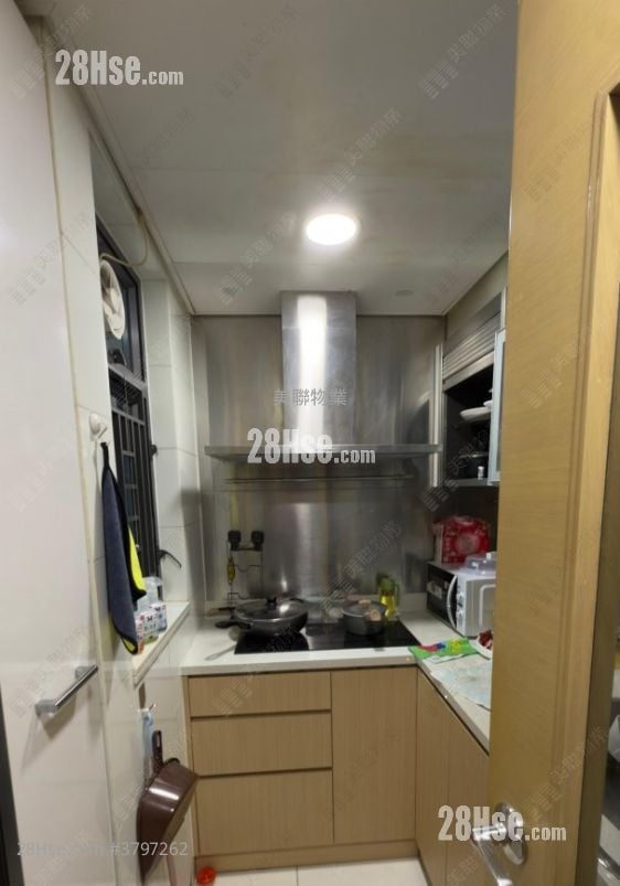 Yoho Midtown Sell 2 Bedrooms , 1 Bathroom 475 ft²