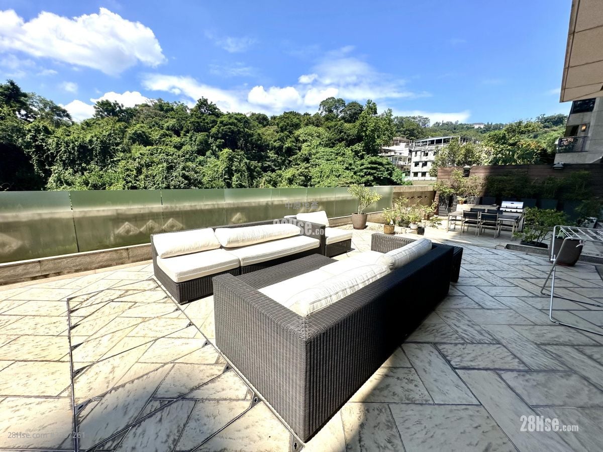 The Great Hill Sell 4 Bedrooms 2,580 ft²