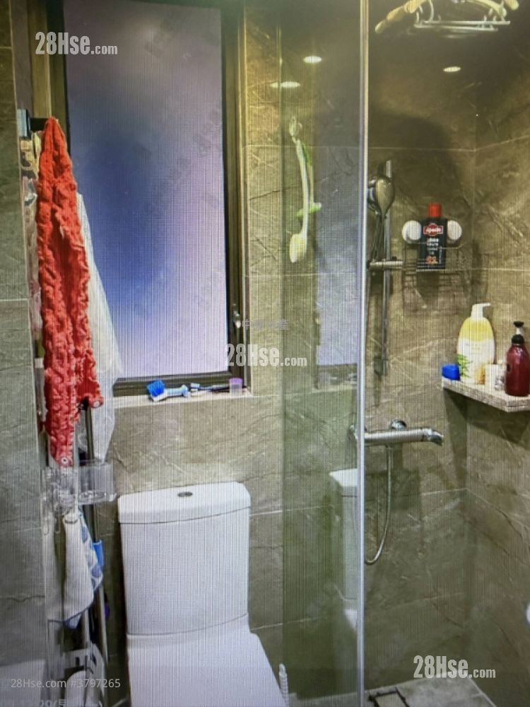 Centra Horizon Rental Studio , 2 Bathrooms 243 ft²