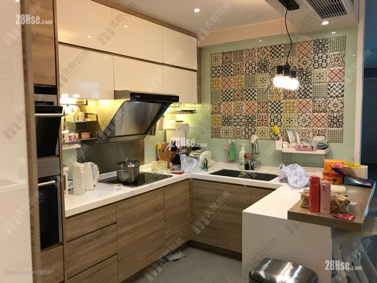 Royal Ascot Sell 3 Bedrooms , 3 Bathrooms 1,479 ft²