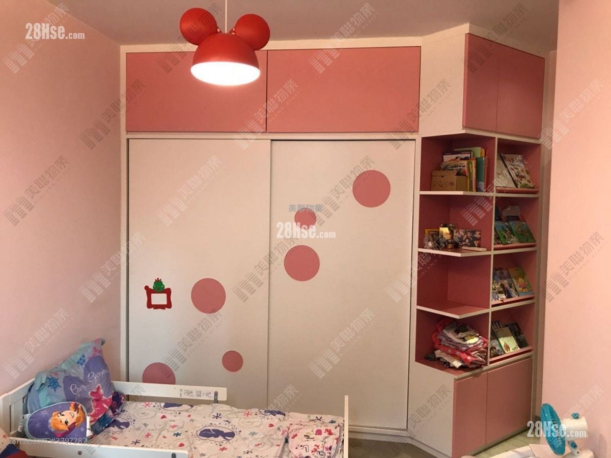 Royal Ascot Sell 3 Bedrooms , 3 Bathrooms 1,479 ft²