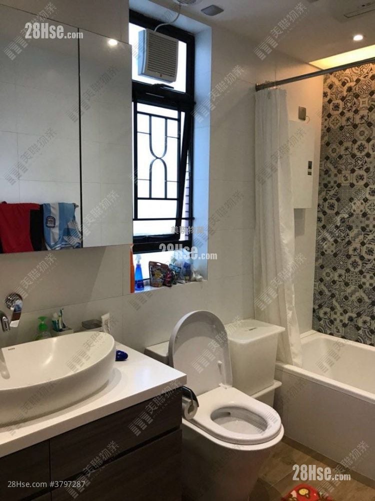 Royal Ascot Sell 3 Bedrooms , 3 Bathrooms 1,479 ft²